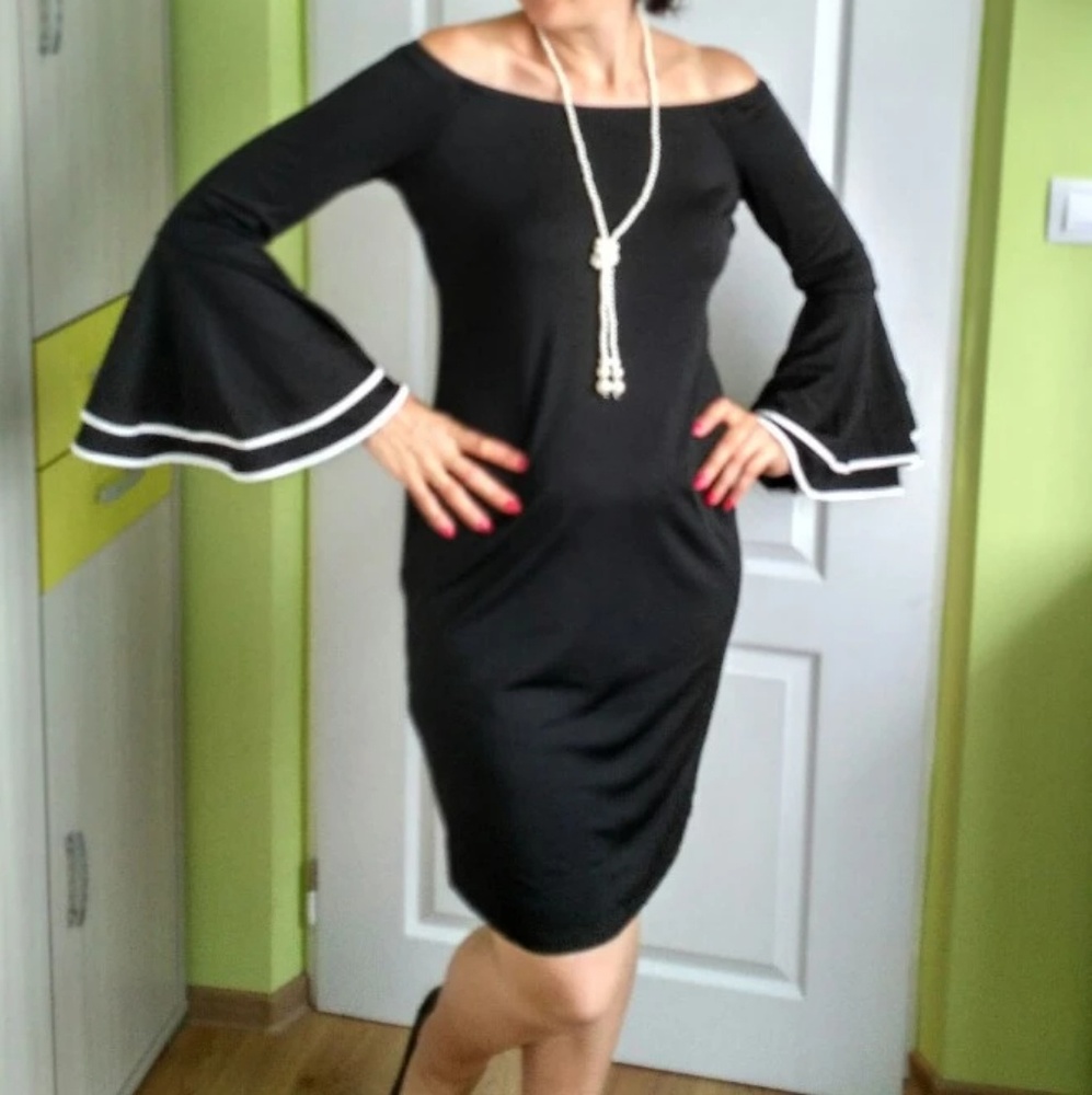 Elegant off shoulder/slash, flare sleeve Dress! - Picture 5 of 5